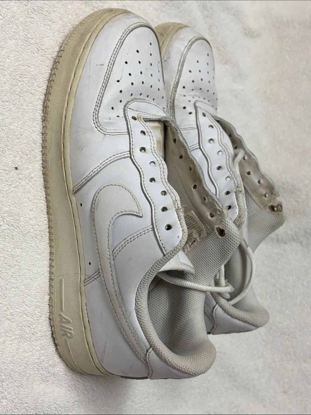 Nike Air Force 1 ’07 Triple White Men’s Size 9 CW2288-111